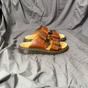 Dr. Martens Josef Sandals